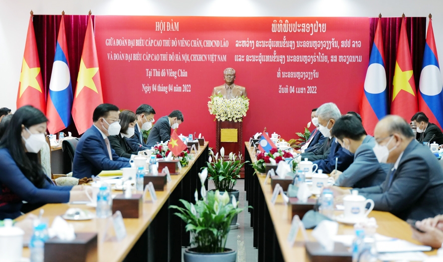  Cuộc hội đàm giữa Đoàn đại biểu cấp cao Thủ đô Hà Nội và Đoàn đại biểu cấp cao Thủ đô Viêng Chăn hồi tháng 4/2022.