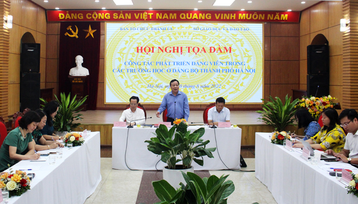  Phó Bí thư Thành ủy Nguyễn Văn Phong phát biểu kết luận hội nghị
