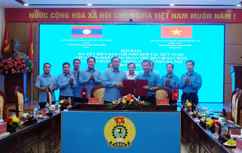  LĐLĐ thành phố Hà Nội và LHCĐ Thủ đô Viêng Chăn ký Bản ghi nhớ quan hệ hợp tác hữu nghị, giai đoạn 2022-2027