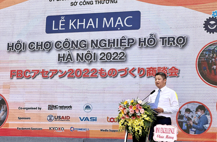  Phó Chủ tịch UBND thành phố Nguyễn Mạnh Quyền phát biểu khai mạc hội chợ.