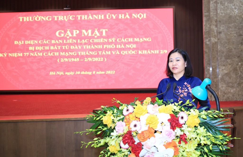  Phó Bí thư Thường trực Thành ủy Nguyễn Thị Tuyến phát biểu tại cuộc gặp mặt