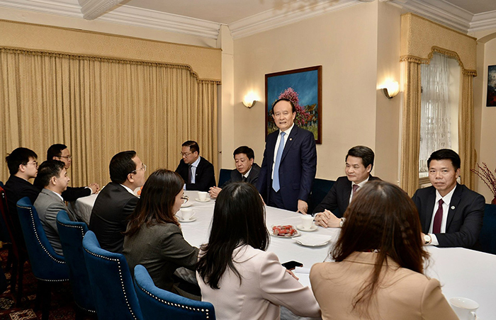  Đoàn đại biểu thành phố Hà Nội thăm, làm việc với Đại sứ quán Việt Nam tại Vương quốc Anh