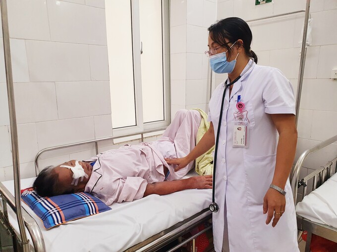  Bệnh nhân bị nhiễm nấm đen gây nhiễm trùng toàn bộ vùng xoang và mắt được điều trị tại Trung tâm Bệnh nhiệt đới