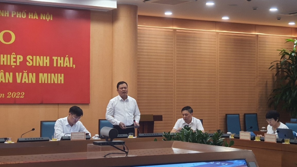  Phó Giám đốc Sở Nông nghiệp và Phát triển nông thôn Hà Nội - ông Tạ Văn Tường trình bày đề xuất chính sách của Hà Nội.