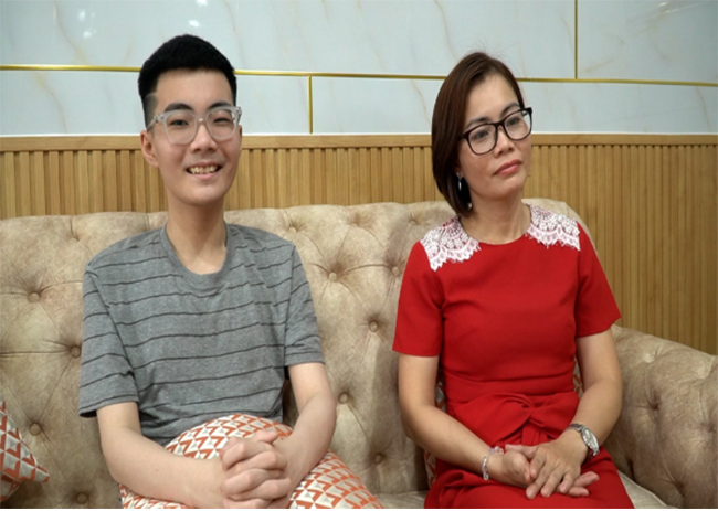  Minh Bảo và mẹ kể lại hành trình chiến đấu với bệnh ung thư máu.