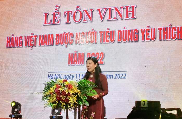  Chủ tịch Ủy ban MTTQ Việt Nam thành phố Hà Nội Nguyễn Lan Hương phát biểu tại buổi lễ