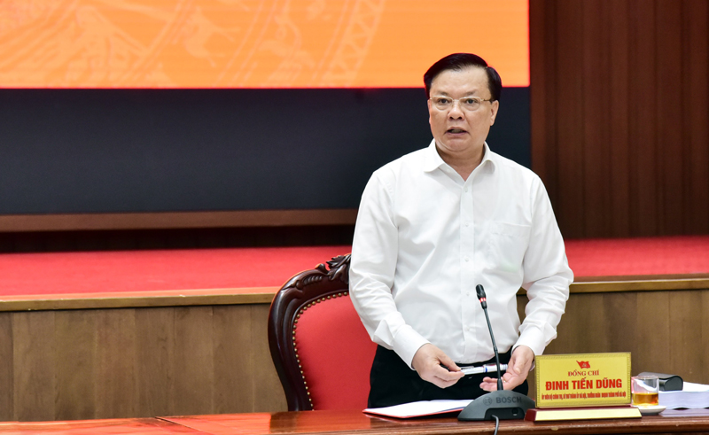  Bí thư Thành ủy Hà Nội Đinh Tiến Dũng phát biểu ý kiến tại buổi làm việc.