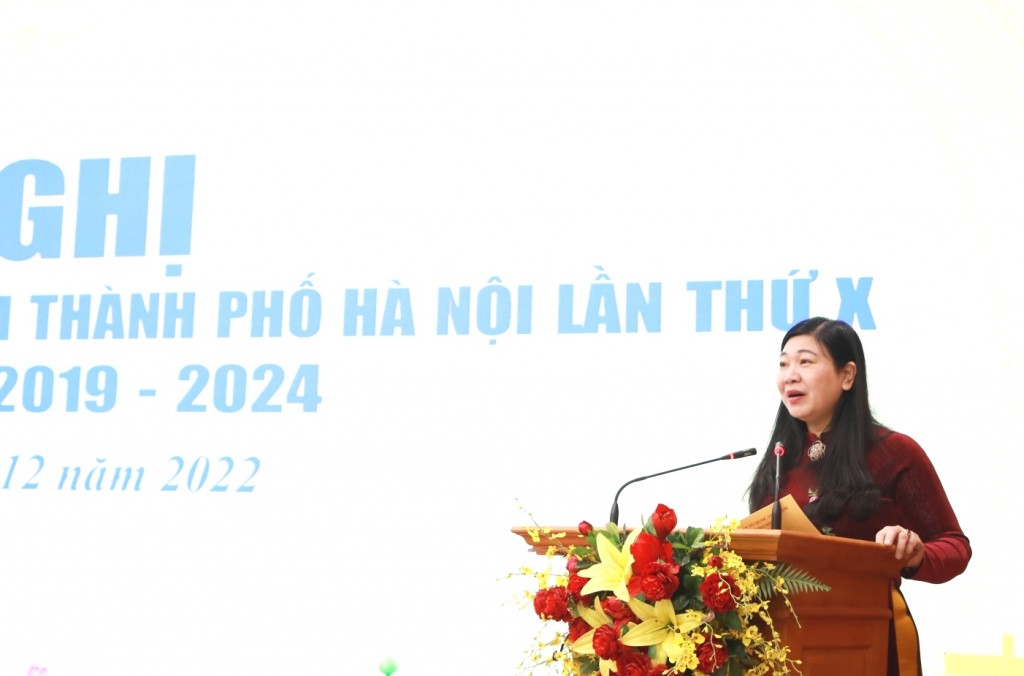  Chủ tịch Ủy ban MTTQ Việt Nam TP Hà Nội Nguyễn Lan Hương phát biểu tại hội nghị