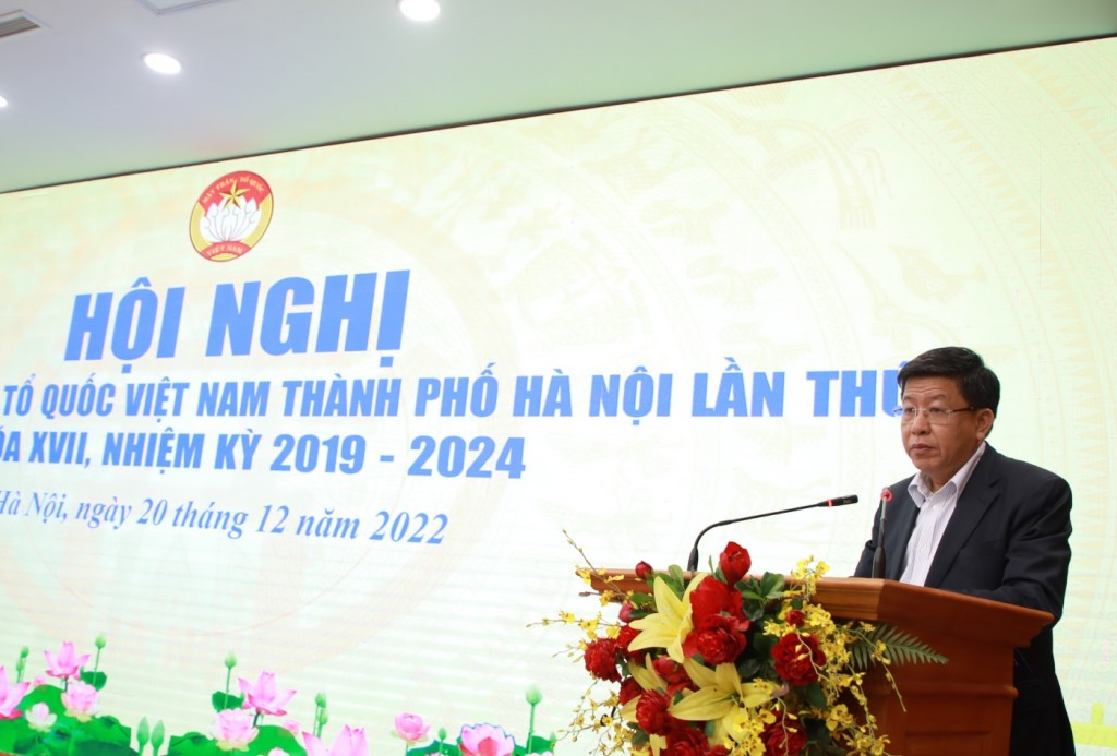Phó Chủ tịch UBND TP Hà Nội Dương Đức Tuấn báo cáo tại hội nghị 