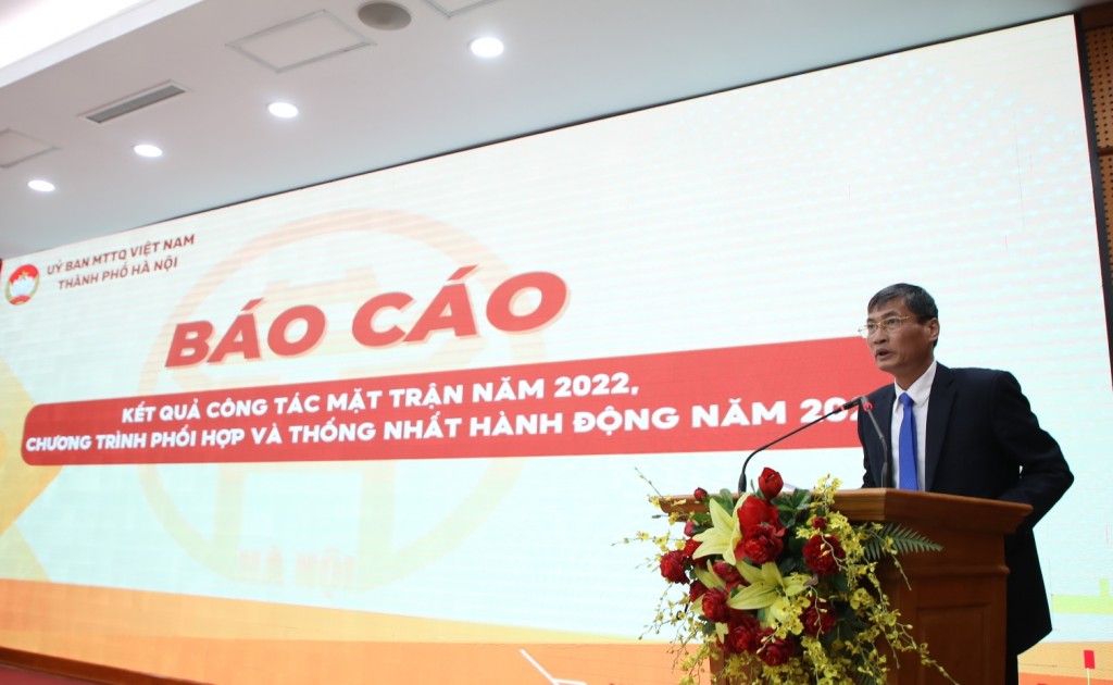  Phó Chủ tịch Thường trực Ủy ban MTTQ Việt Nam TP Nguyễn Anh Tuấn báo cáo tại hội nghị