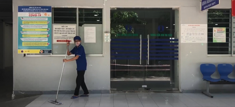 Hiện nay Bệnh viện C Đà Nẵng đã tiến hành phun hóa chất khử khuẩn bệnh viện.