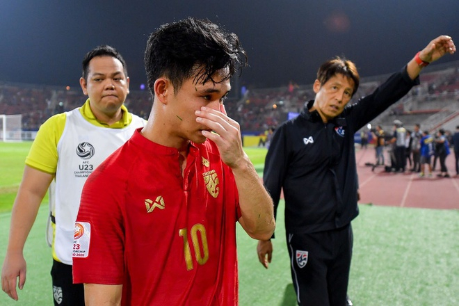 Các cầu thủ U23 Thái Lan thất vọng sau trận thua.