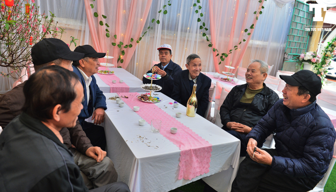 Từ tối ngày 8/2, gia đình Duy Mạnh và Quỳnh Anh đều tổ chức đón khách. Đám cưới của tuyển thủ Việt Nam sẽ diễn ra trọn vẹn trong ngày 9/2.