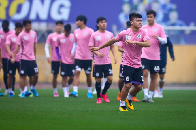 Sau hơn 10 ngày nghỉ chống dịch corona, ngày 12/2, CLB Hà Nội đã trở lại tập luyện.