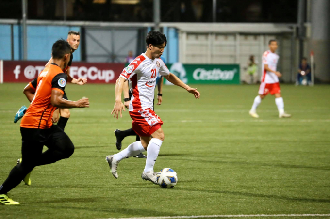 Tiền đạo Nguyễn Công Phượng ghi bàn liên tiếp trong 2 trận đấu của TP HCM.
