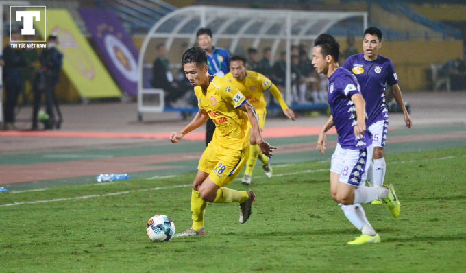 Ngay trong trận đấu đầu tiên mùa giải 2020, Minh Tuấn được BHL Nam Định sử dụng đá chính, anh chơi ở vị trí tiền vệ Trung Tâm.