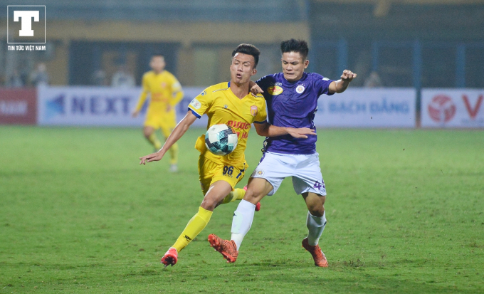 Ngoài Hoàng Minh Tuấn, những gương mặt từng được triệu tập lên U23 Việt Nam như Xuân Quyết, Mạnh Hùng cũng chơi khá tốt trong đấu với Hà Nội.