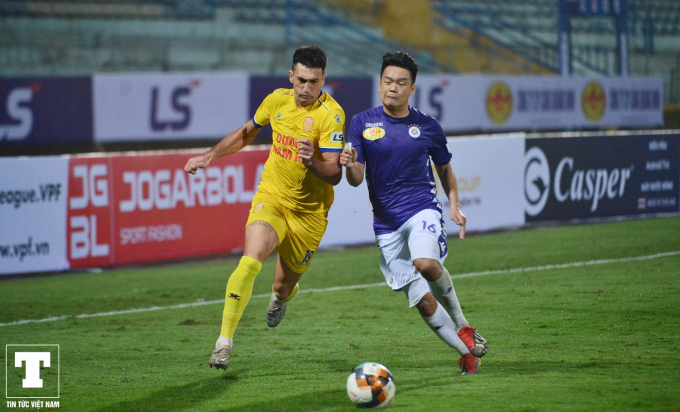 Màn thể hiện của Đỗ Merlo trong trận đấu với Hà Nội là điểm sáng của Nam Định là điểm sáng không thể bàn cãi khi anh góp mặt vào cả 2 bàn thắng đội khách ghi được.