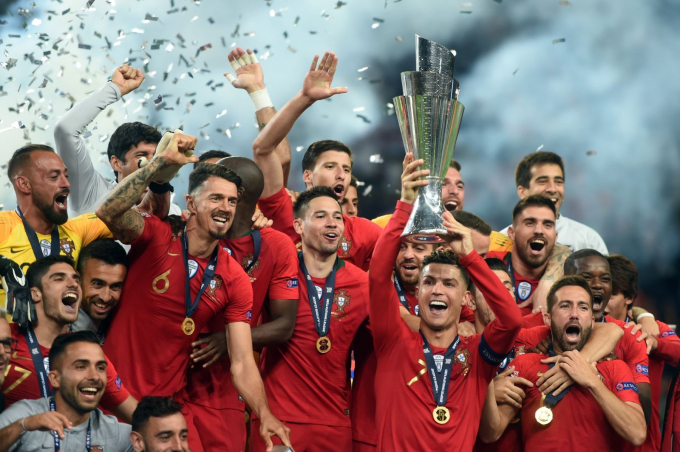 EURO 2020 có thể được hoãn sang năm 2021 do Covid-19.