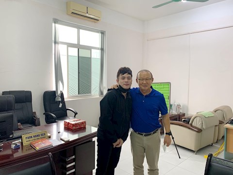 HLV Park Hang-seo và trợ lý Nguyễn Thanh Thắng.