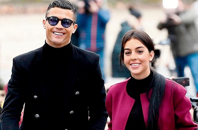 Georgina được chú ý khi hẹn hò cầu thủ Cristiano Ronaldo từ năm 2016. Theo Reuters, họ quen nhau trong một bữa tiệc của Dolce & Gabbana tại Madrid, Tây Ban Nha. Cuối năm 2017, cặp sao đón con gái Alana Martina.