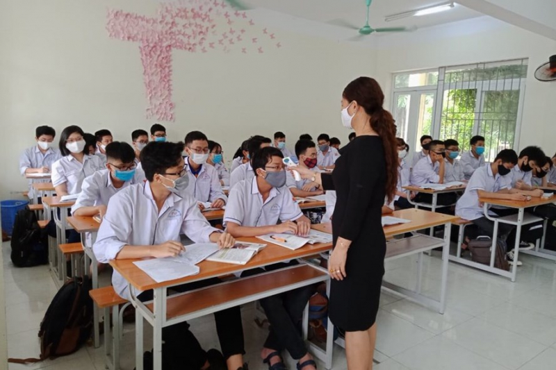 Học sinh lớp 12 ở Thanh Hóa trở lại trường từ ngày 21/4. Ảnh: Quách Du.