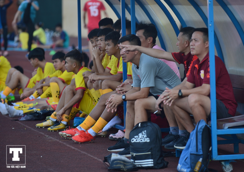 Chiều 9/5, CLB Nam Định có buổi tập luyện để chuẩn bị cho trận khai màn Cúp Quốc gia 2002 với HAGL.