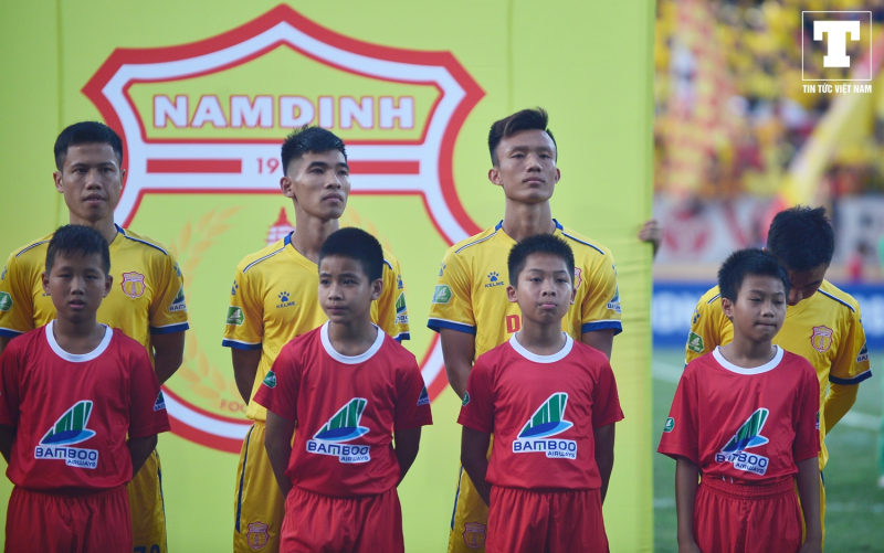 Trong trận đấu với HAGL, tiền đạo trẻ Mai Xuân Quyết được HLV Nguyễn Văn Sỹ xếp đá chính.
