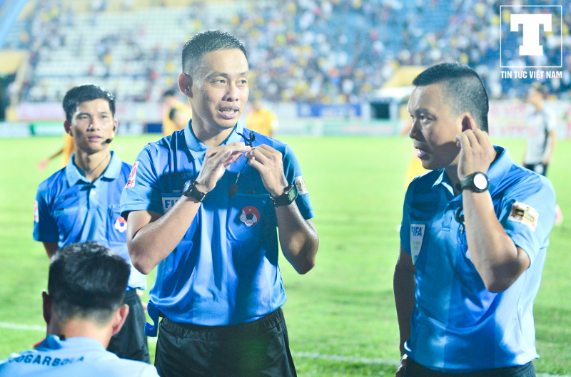 HLV Phạm Hồng Phú của Nam Định cho rằng ông Ngô Duy Lân trọng tài có chuyên môn tốt, đã hoàn thành tốt nhiệm vụ trong trận đấu này.