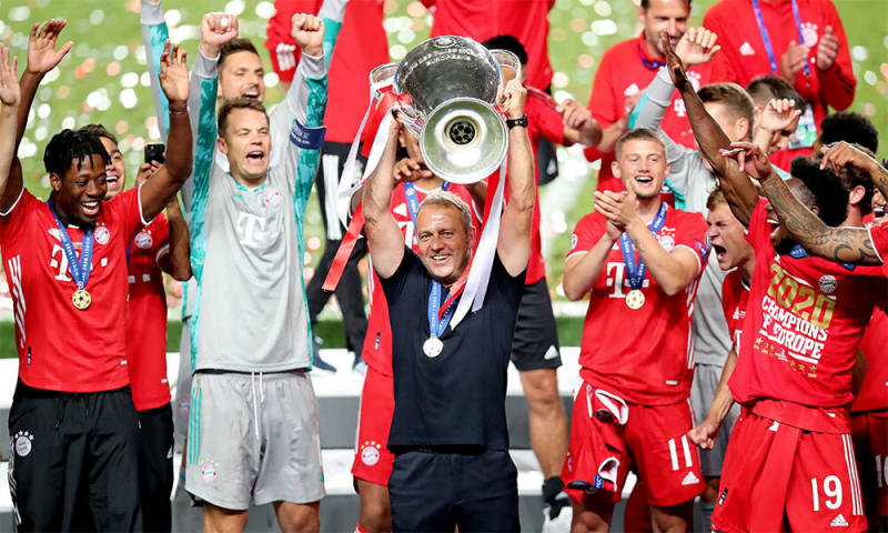 Từ hè 2019, Flick trở lại Bayern, nơi ông từng chơi năm mùa, đoạt bốn Bundesliga thời còn cầu thủ, làm trợ lý cho Kovac. Sau khi nhà cầm quân Croatia bị sa thải, Flick làm HLV tạm quyền và mãi tới tháng 4/2020, mới được bổ nhiệm chính thức bằng bản hợp đồng có hiệu lực đến 2023.