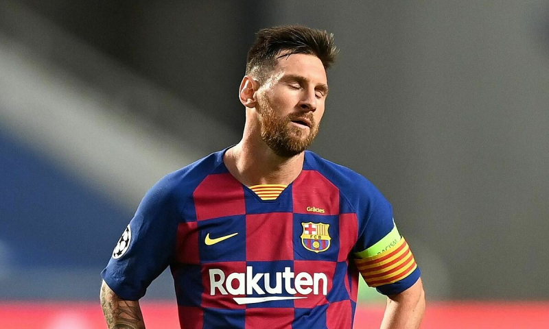 Messi gửi yêu cầu chuyển nhượng tới Barcelona