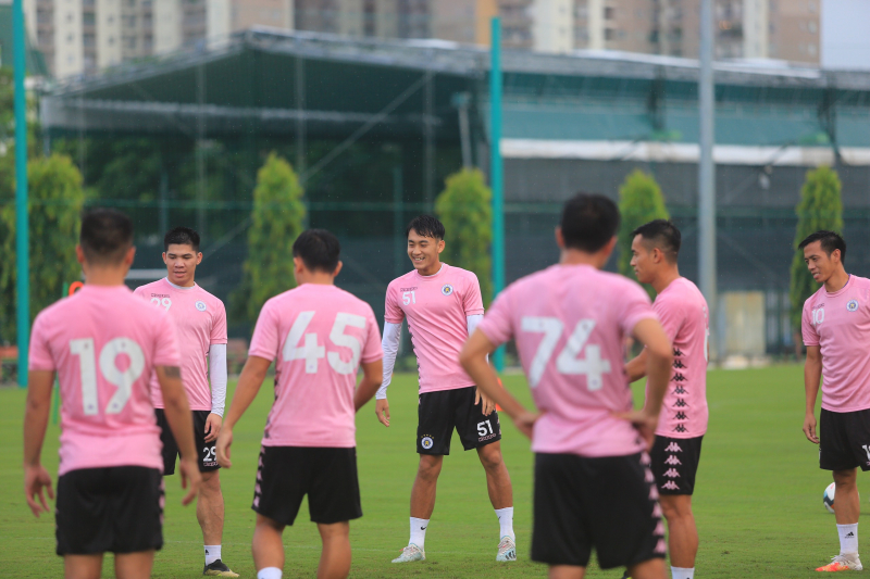 Chiều 14/9, CLB Hà Nội có buổi tập luyện để chuẩn bị cho cuộc tiếp đón CLB TP. HCM trên sân nhà Hàng Đẫy trong khuôn khổ trận Bán kết Cup Quốc gia 2020.