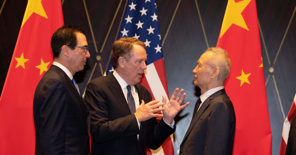 Bộ trưởng Tài chính Mỹ Steven Mnuchin cùng Đại diện Thương mại Mỹ Robert Lighthizer và Phó Thủ tướng Trung Quốc Lưu Hạc.