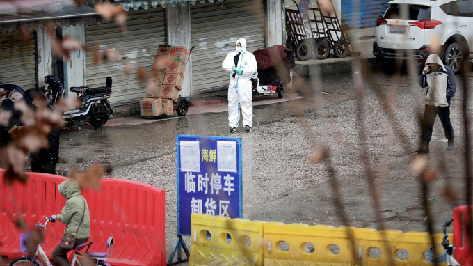 Khu chợ hải sản Hoa Nam ở thành phố Vũ Hán được cho là nơi virus corona bắt đầu bùng phát. Ảnh: Reuters.