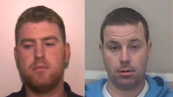 Ronan Hughes (trái) và Christopher Hughes (phải) bị truy nã sau khi thi thể các nạn nhân được phát hiện - Ảnh: Sky News