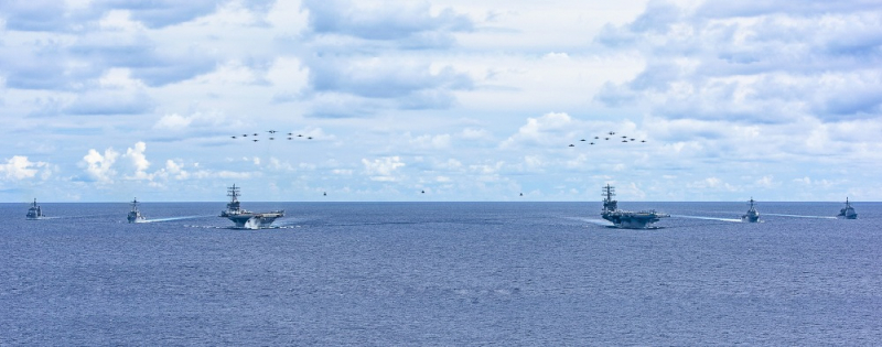Nhóm tác chiến tàu sân bay USS Ronald Reagan và USS Nimitz đang tổ chức cuộc tập trận quy mô lớn trên Biển Đông. Đây là cuộc tập trận lớn nhất của Hải quân Mỹ trên Biển Đông kể từ năm 2014