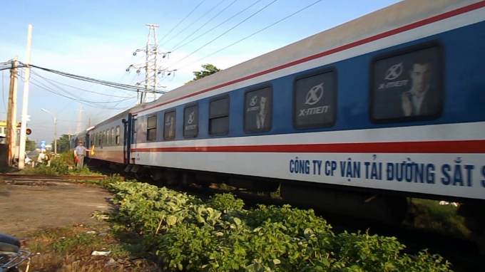 Giá vé tàu SE3 hôm nay 15/2 hành trình Hà Nội – Nha Trang sẽ khởi hành vào 19h25’ tại ga Hà Nội, dự kiến đến ga Sài Gòn vào 21h07’ ngày 16/2/2020.