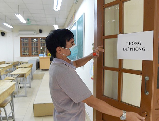Tại mỗi điểm thi, TP Hà Nội cũng đã chuẩn bị 2 phòng thi dự phòng dành cho các sĩ tử trong những trường hợp phát sinh.