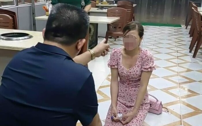 Cô gái bị chủ quán nướng bắt quỳ co giật phải nhập viện