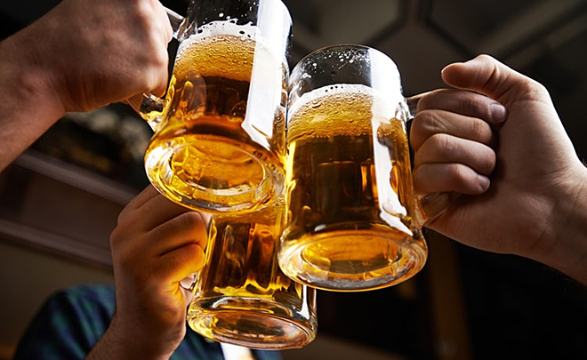 Người dưới 18 tuổi uống rượu, bia có thể bị phạt tới 500.000 đồng