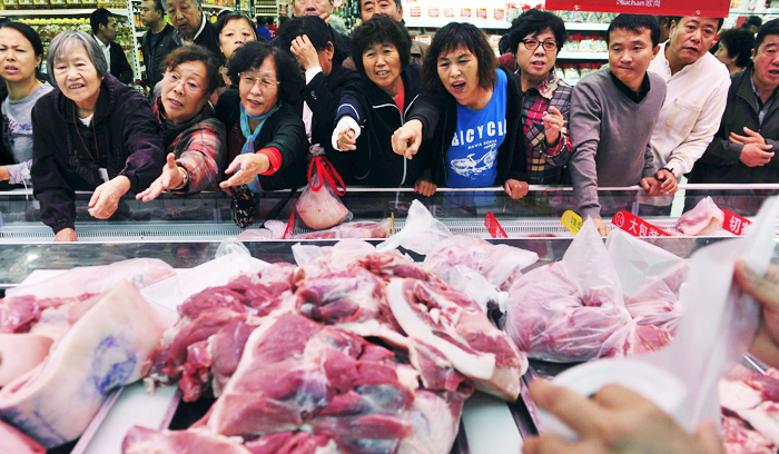 2 tuần nữa người Trung Quốc sẽ ăn Tết Nguyên đán 2020 tuy nhiên với việc giá thịt lợn vẫn duy trì ở mức rất cao, người dân nước này  lo ngại khả năng không có thịt lợn ăn ngày Tết. Ảnh minh họa