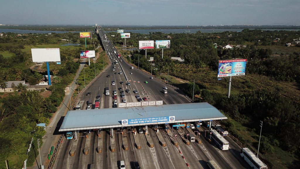 Trạm thu phí Long Phước trên cao tốc TP HCM - Long Thành - Dầu Giây - Ảnh: QUANG ĐỊNH/Tuổi Trẻ