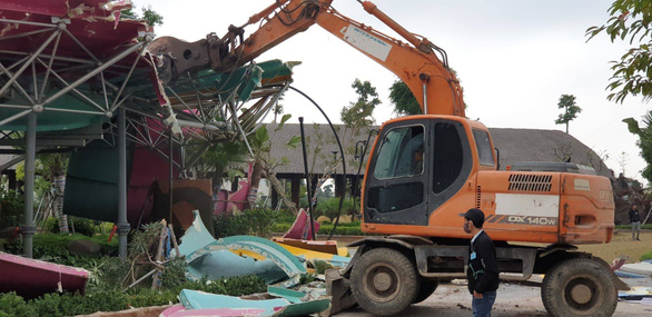 Cienco 5 vừa có đơn kiến nghị khẩn cấp gửi Thủ tướng Chính phủ cho rằng, việc cưỡng chế tháo dỡ tại công viên nước Thanh Hà sai quy trình gây thiệt hại cho doanh nghiệp,.
