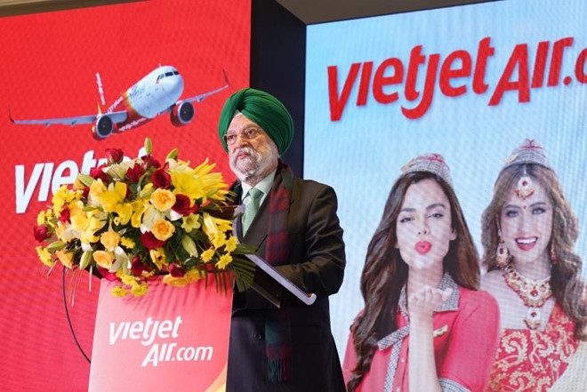 Quốc vụ khanh phụ trách Hàng không Ấn Độ - Ngài Hardeep Singh Puri phát biểu chúc mừng tại buổi lễ công bố các đường bay thẳng kết nối Việt Nam - Ấn Độ của Vietjet.