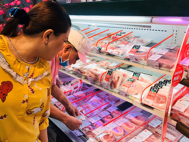 Ggiá thịt heo tại chợ dân sinh dao động từ 140.000 - 200.000 đồng/kg