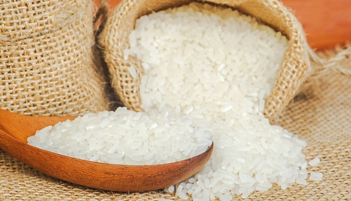 Bảng giá gạo hôm nay 1/4, ghi nhận giá lúa gạo trong nước tiếp tục tăng mạnh, đặc biệt ở hai chủng loại NL IR và TP IR 504, do nguồn cung khan hiếm.