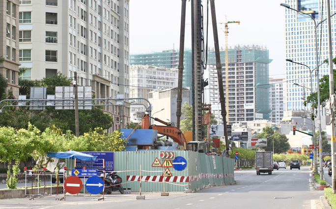 Đường Nguyễn Hữu Cảnh đang thi công dự án sửa chữa