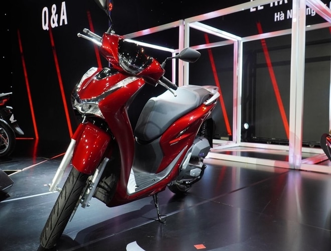 Với độ HOT trên thị trường nên nhà sản xuất còn niêm yết giá bán Honda SH 2020 theo màu xe.