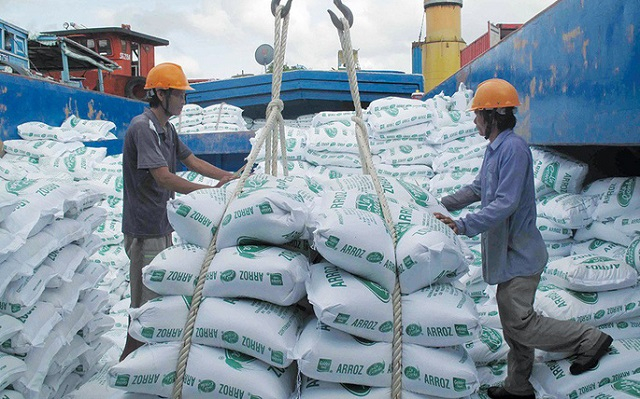 Giá gạo hôm nay 22/4, trước việc giá gạo tăng có dấu hiệu đầu cơ thời gian qua, Thủ tướng yêu cầu bình ổn giá gạo, kiểm soát tốc độ tăng CPI dưới 4% trong năm 2020.
