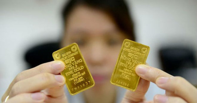 Bảng giá vàng hôm nay 2/7, có tiền gửi ngân hàng có nên rút ra đầu tư lướt sóng vàng tranh thủ khi giá vàng trong nước tăng mạnh. Giá vàng thế giới tăng.